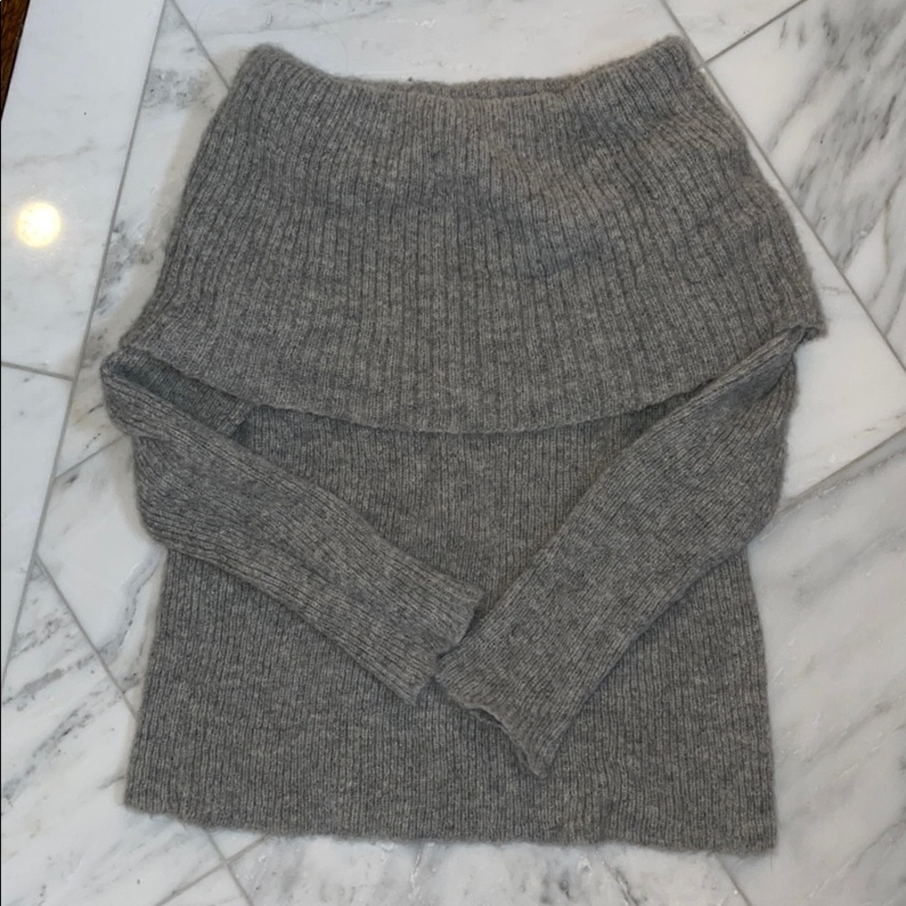 Off the Shoulder Gray knit sweater